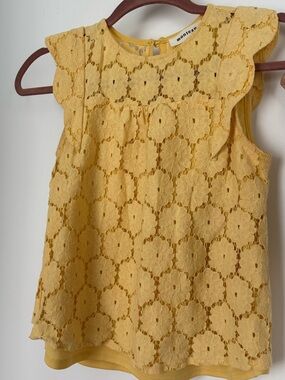 Yellow Floral Lace Top w. Sleeveless Ruffles